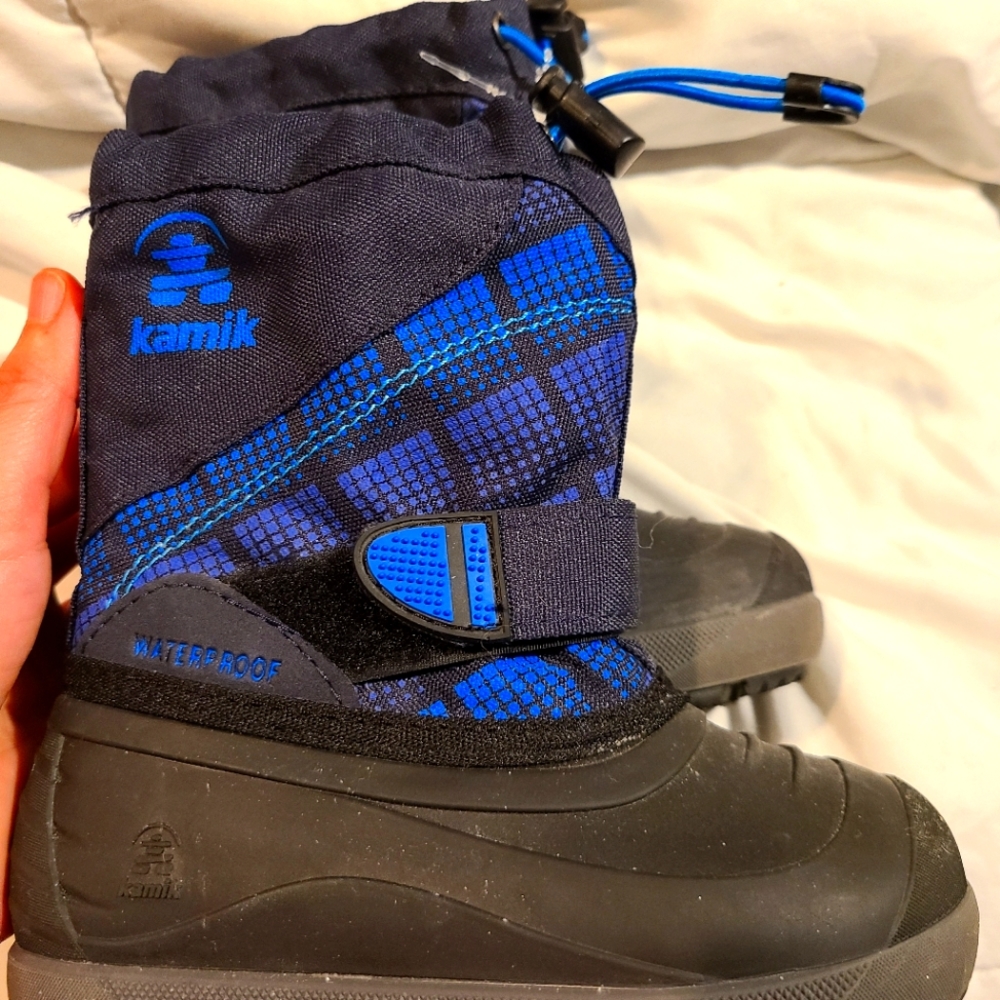 Kamik Size9 (little kids/toddler) waterproof winter boots
